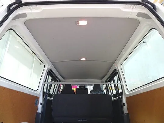 ハイエースバン DX 1t 4WD 3/6人乗り 5ドア 未使用車
