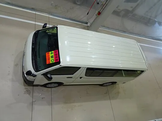 ハイエースバン DX 1t 4WD 3/6人乗り 5ドア 未使用車