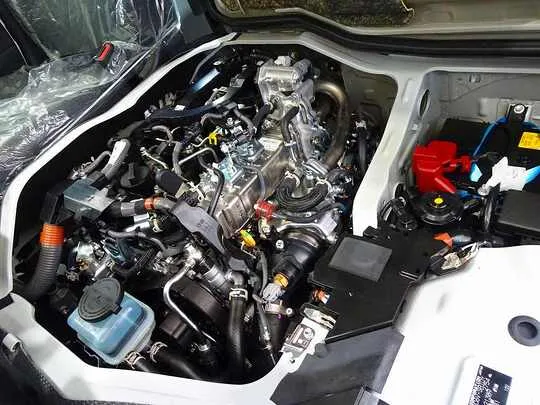 ハイエースバン DX 1t 4WD 3/6人乗り 5ドア 未使用車