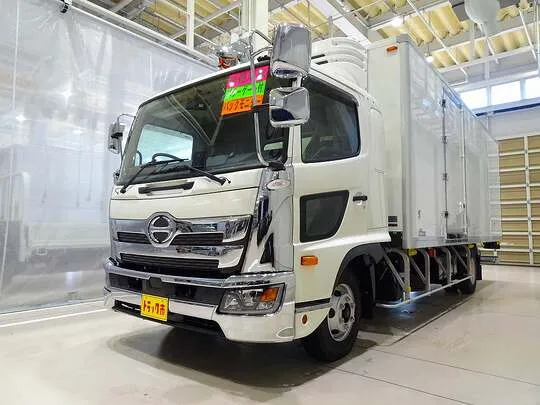 レンジャー 2.3t ワイドベッド付 低温冷凍車 格納ゲート付 リアエアサス 240ps 未使用車