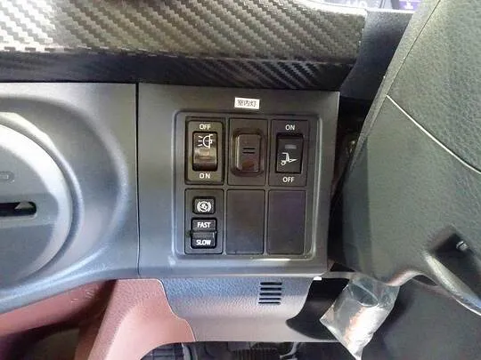 レンジャー 2.3t ワイドベッド付 低温冷凍車 格納ゲート付 リアエアサス 240ps 未使用車