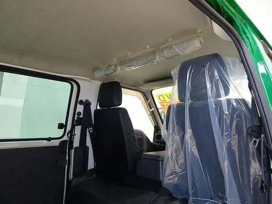 ボンゴバン DX 1t 4WD 2/5人乗り 5ドア ガソリン