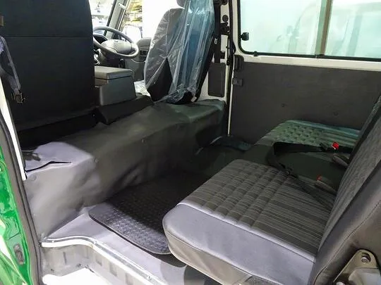 ボンゴバン DX 1t 4WD 2/5人乗り 5ドア ガソリン