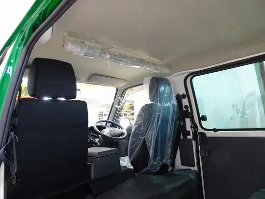 ボンゴバン DX 1t 4WD 2/5人乗り 5ドア ガソリン
