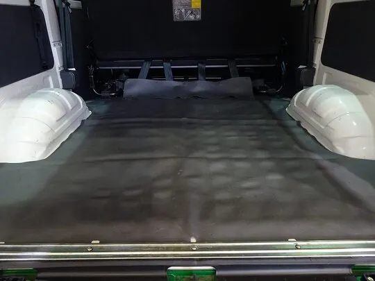 ボンゴバン DX 1t 4WD 2/5人乗り 5ドア ガソリン