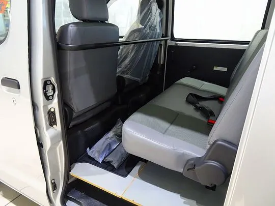 タウンエースバン DX 0.7t 4WD 2/5人乗り 5ドア ガソリン