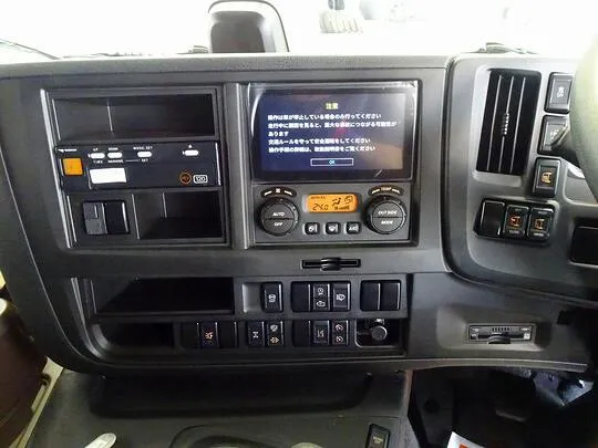 ギガ 13.8t 4軸 アルミウイング リアエアサス 380ps 未使用車
