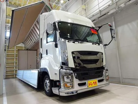 ギガ 13.8t 4軸 アルミウイング リアエアサス 380ps 未使用車
