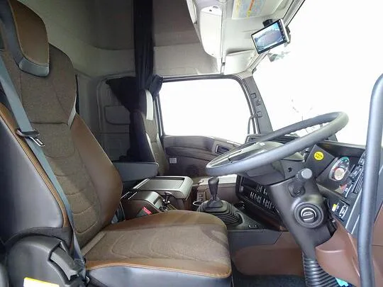 ギガ 13.8t 4軸 アルミウイング リアエアサス 380ps 未使用車