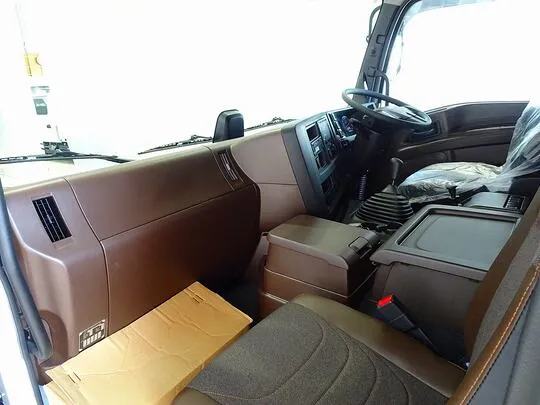 ギガ 13.8t 4軸 アルミウイング リアエアサス 380ps 未使用車