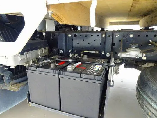 エルフ 2t FFL 標準 平ボデー 総重量5t未満