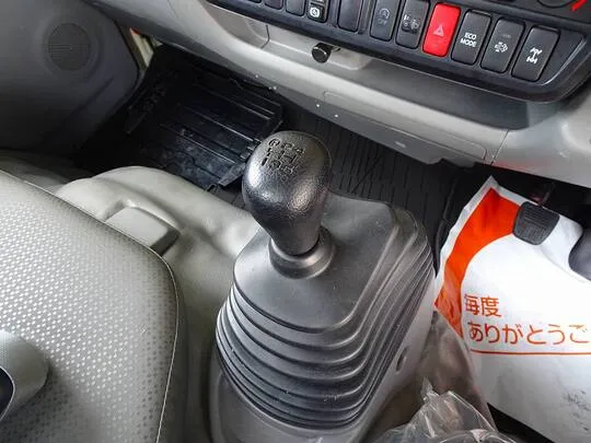 【年次点検済】デュトロ  2t 4WD FJL 標準 タダノ3段クレーン付
