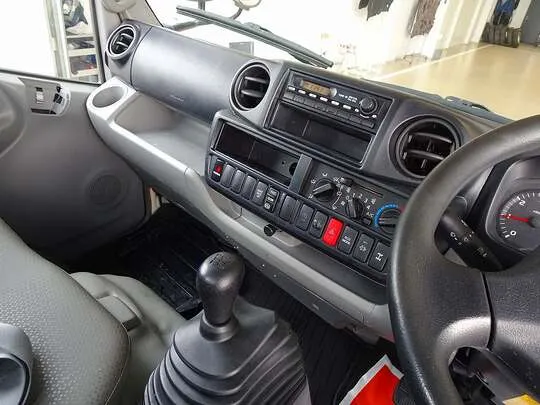 【年次点検済】デュトロ  2t 4WD FJL 標準 タダノ3段クレーン付