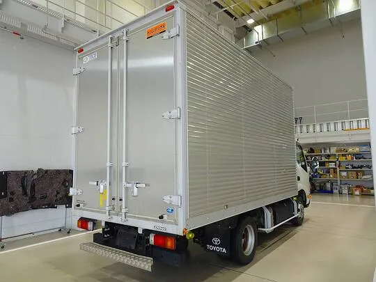 ダイナ 2t FJL 標準セミロング アルミバン 総重量5t未満