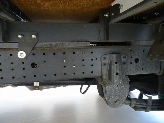 ダイナ 2t FJL 標準セミロング アルミバン 総重量5t未満