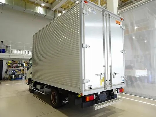ダイナ 2t FJL 標準セミロング アルミバン 総重量5t未満