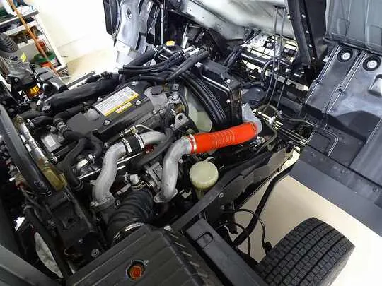 フォワード 3.85t ワイドべッドレス アルミブロック 平ボデー 240ps