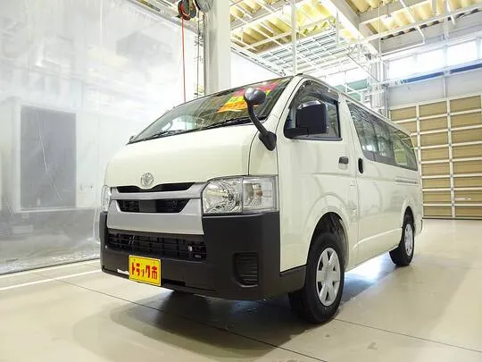 ハイエースバン DX 1t 4WD 3/6人乗り 5ドア 未使用車