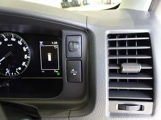 ハイエースバン DX 1t 4WD 3/6人乗り 5ドア 未使用車