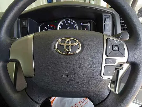 ハイエースバン DX 1t 4WD 3/6人乗り 5ドア 未使用車