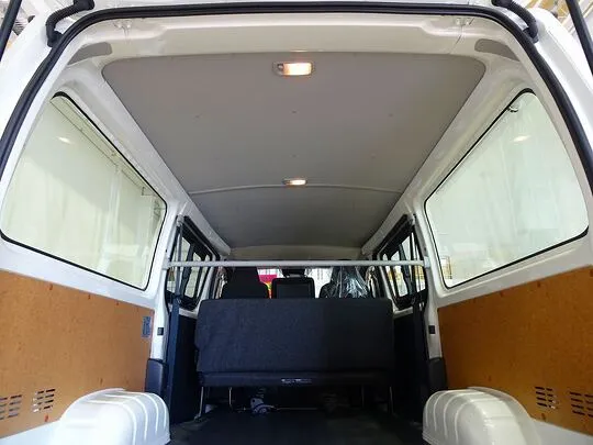 ハイエースバン DX 1t 4WD 3/6人乗り 5ドア 未使用車