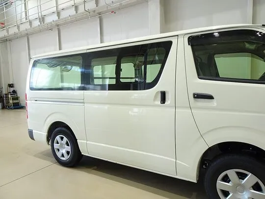 ハイエースバン DX 1t 4WD 3/6人乗り 5ドア 未使用車