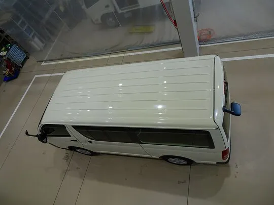 ハイエースバン DX 1t 4WD 3/6人乗り 5ドア 未使用車