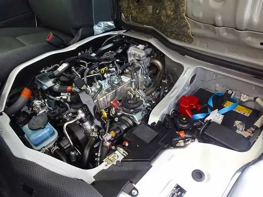 ハイエースバン DX 1t 4WD 3/6人乗り 5ドア 未使用車