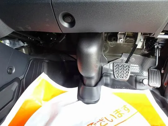 ハイエースバン DX GL-P 1t 4WD 3/6人乗り 5ドア 未使用車