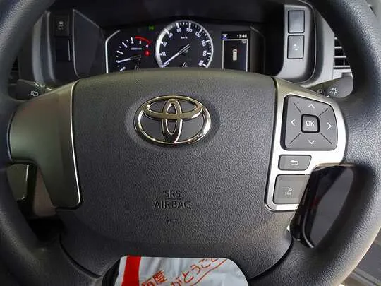 ハイエースバン DX GL-P 1t 4WD 3/6人乗り 5ドア 未使用車