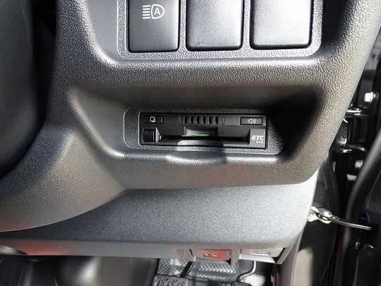 ハイエースバン DX GL-P 1t 4WD 3/6人乗り 5ドア 未使用車