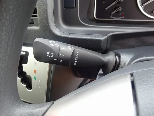 ハイエースバン DX GL-P 1t 4WD 3/6人乗り 5ドア 未使用車