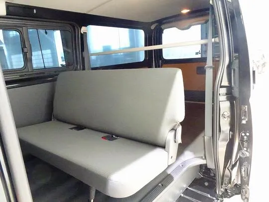 ハイエースバン DX GL-P 1t 4WD 3/6人乗り 5ドア 未使用車