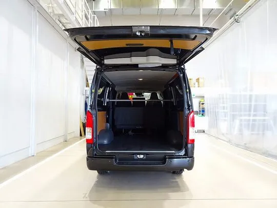 ハイエースバン DX GL-P 1t 4WD 3/6人乗り 5ドア 未使用車