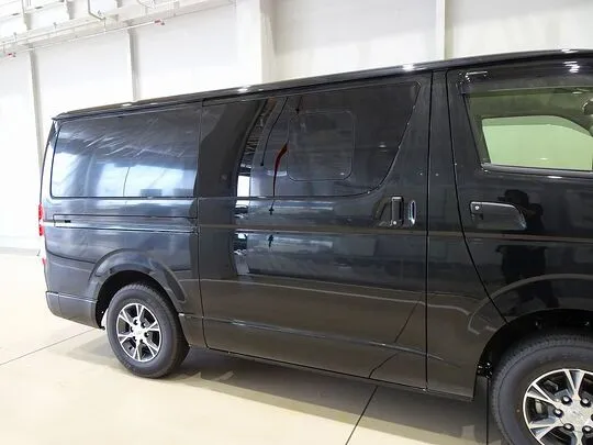 ハイエースバン DX GL-P 1t 4WD 3/6人乗り 5ドア 未使用車