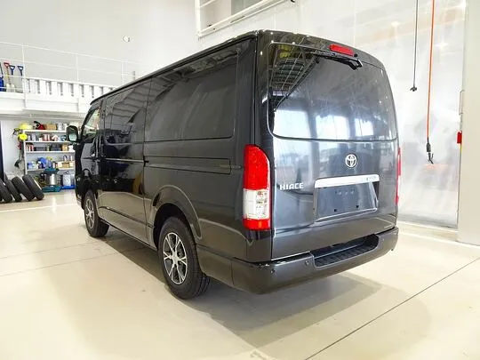 ハイエースバン DX GL-P 1t 4WD 3/6人乗り 5ドア 未使用車