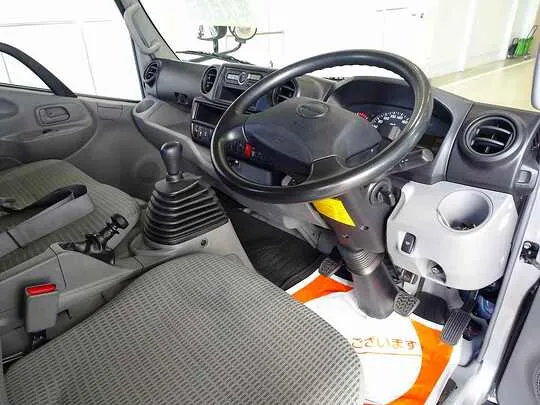 【年次点検済】デュトロ 2t 4WD FJL 標準ロング ユニック3段クレーン付