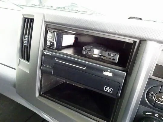 フォワード 2.55t ワイドベッド付 アルミウイング フルゲート付 240ps