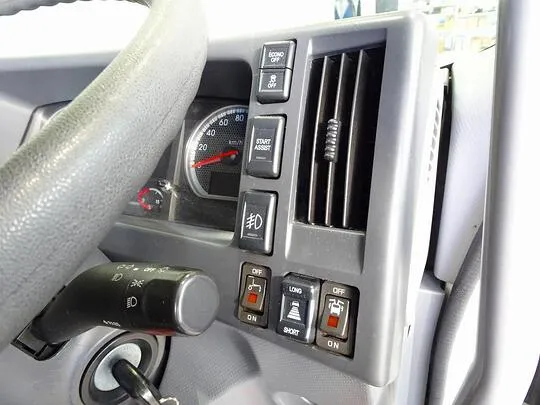 フォワード 2.55t ワイドベッド付 アルミウイング フルゲート付 240ps