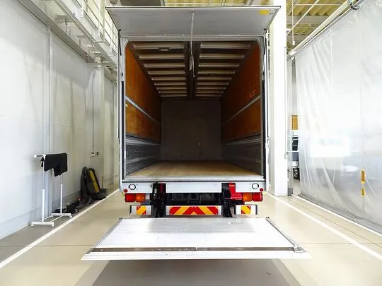 フォワード 2.55t ワイドベッド付 アルミウイング フルゲート付 240ps