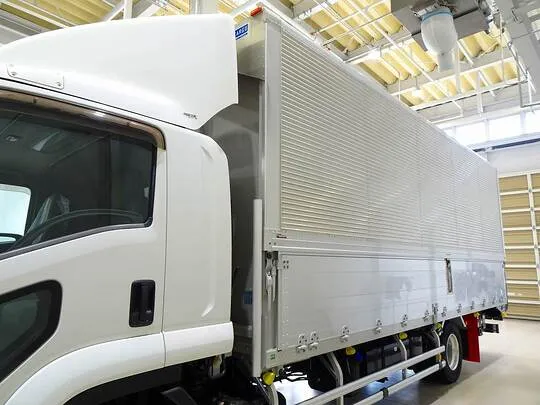 フォワード 2.55t ワイドベッド付 アルミウイング フルゲート付 240ps