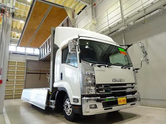 フォワード 2.55t ワイドベッド付 アルミウイング フルゲート付 240ps