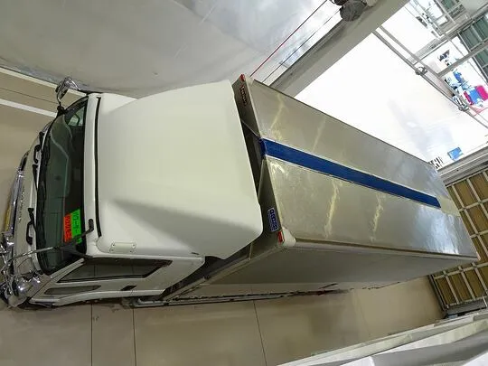 フォワード 2.55t ワイドベッド付 アルミウイング フルゲート付 240ps