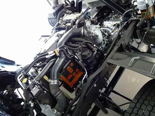 フォワード 2.55t ワイドベッド付 アルミウイング フルゲート付 240ps