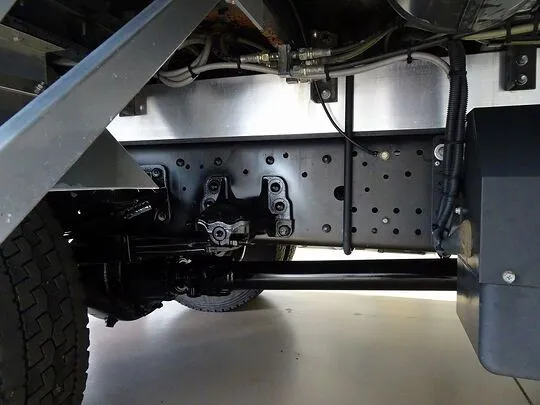 フォワード 2.55t ワイドベッド付 アルミウイング フルゲート付 240ps