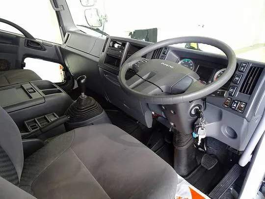 フォワード 2.55t ワイドベッド付 アルミウイング フルゲート付 240ps