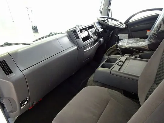 フォワード 2.55t ワイドベッド付 アルミウイング フルゲート付 240ps