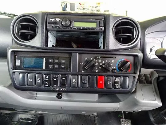 デュトロ 2.95t FJL 標準ロング 中温冷凍車