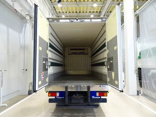 デュトロ 2.95t FJL 標準ロング 中温冷凍車