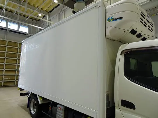 デュトロ 2.95t FJL 標準ロング 中温冷凍車